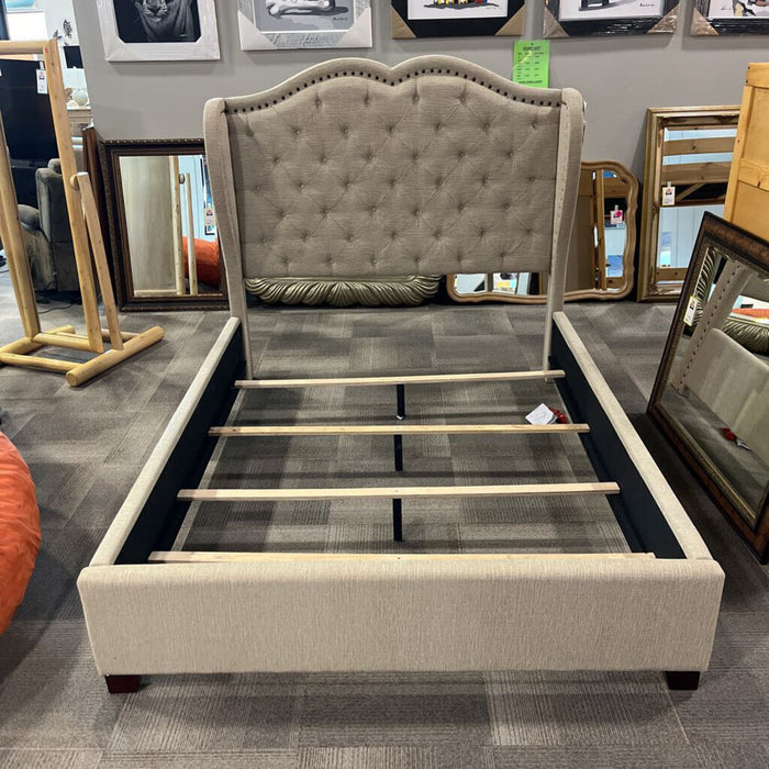 H 1639 Queen Bed