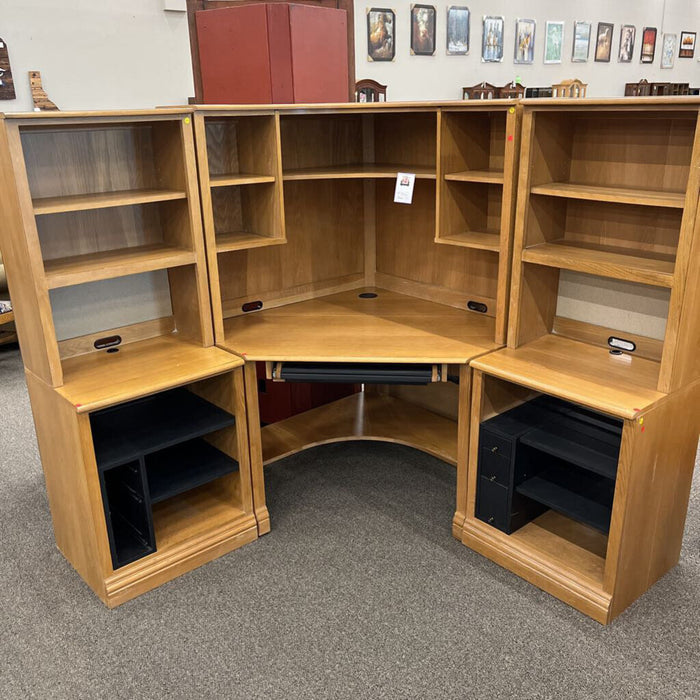6pc. Oak Corner Desk w/ Hutch