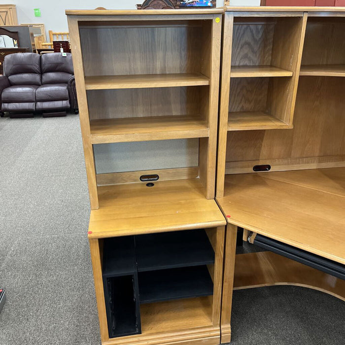 6pc. Oak Corner Desk w/ Hutch
