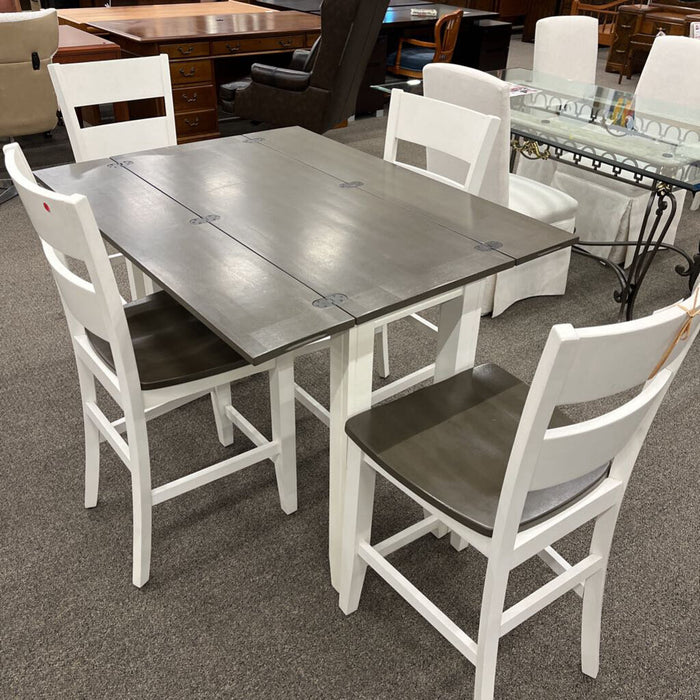 White & Gray Table w/ 4 Chairs