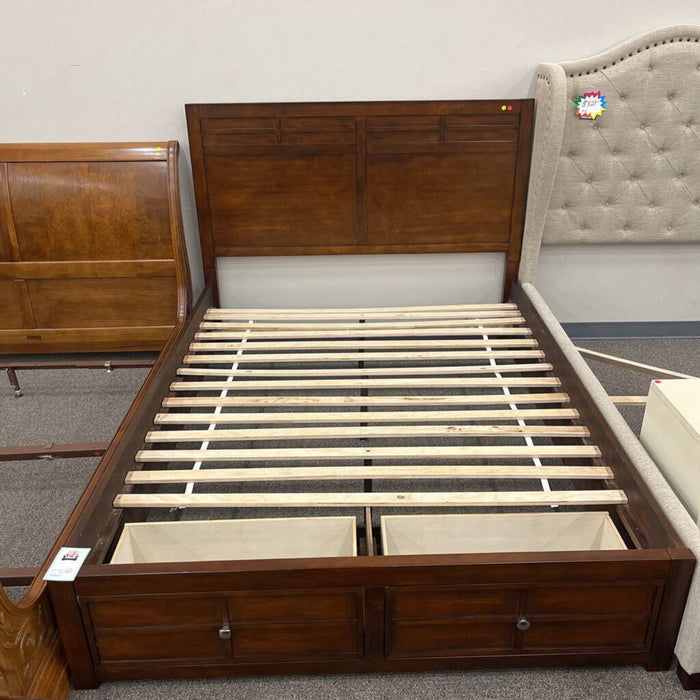 "Kensington" Queen Capt. Bed