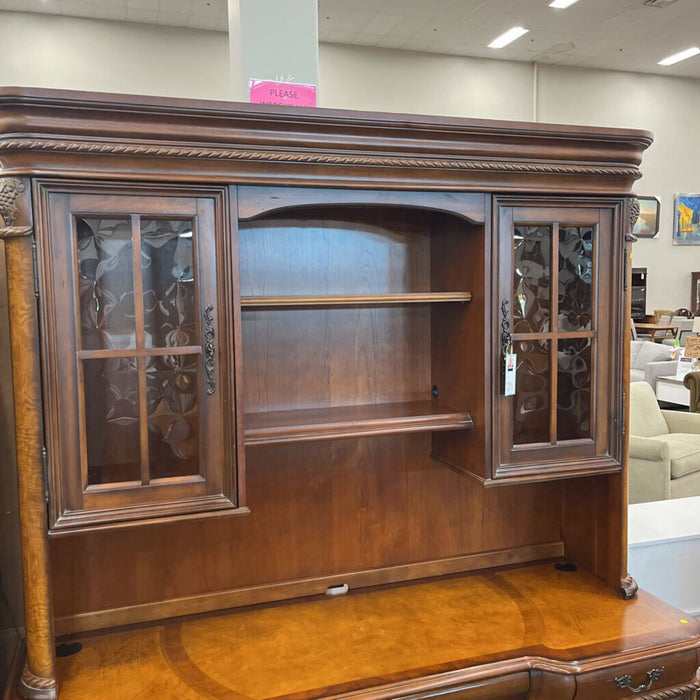 Executive Desk w/ Hutch