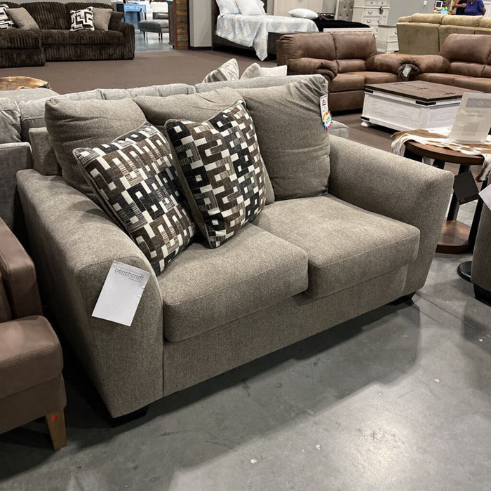 A 3020435 Triston-Peaks Loveseat