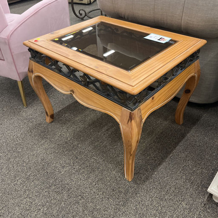 Leaf Patterned End Table