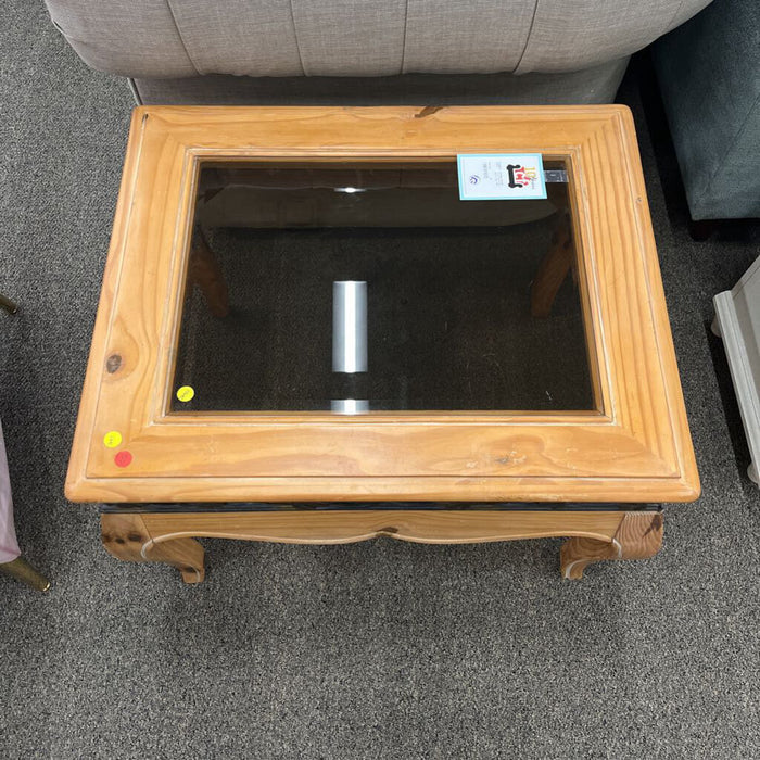 Leaf Patterned End Table