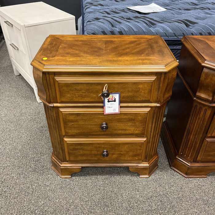 3 drawer Nightstand
