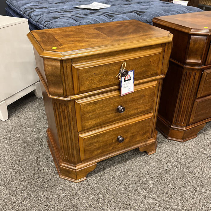 3 drawer Nightstand