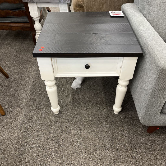 White End Table w/ Power
