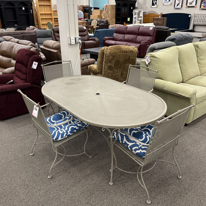 Metal Oval Table w/ 4 Chairs