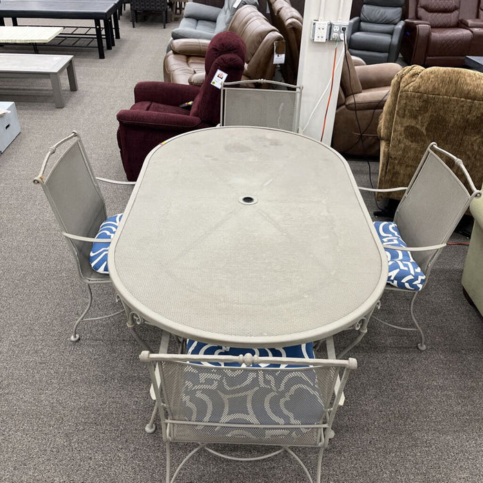 Metal Oval Table w/ 4 Chairs