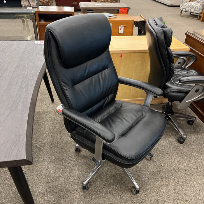 Beautyrest Black Leather Computer Chair