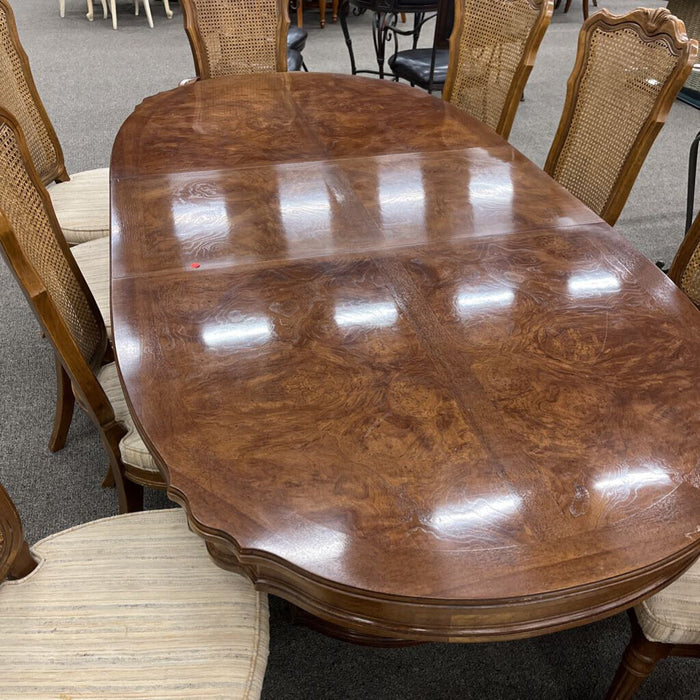 Vintage Oak Table w/ 10C 2L & Pads