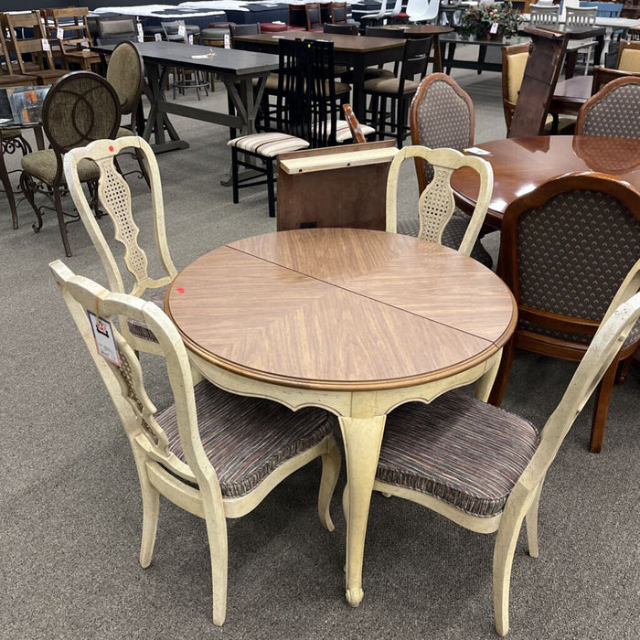 Farmhouse Table w/ 4 Chairs & Leaf