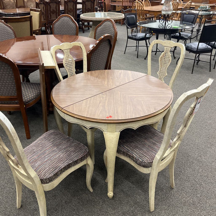 Farmhouse Table w/ 4 Chairs & Leaf