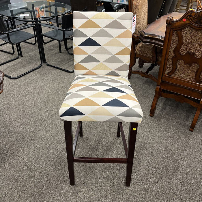 Colored Triangle Pattern Stool