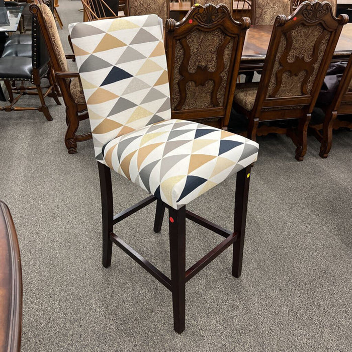 Colored Triangle Pattern Stool