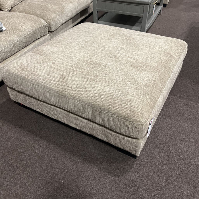 H 9555Brw-4 Ottoman