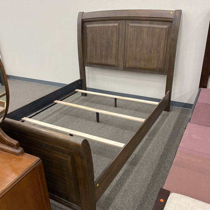 "Hemingway" Queen Bed