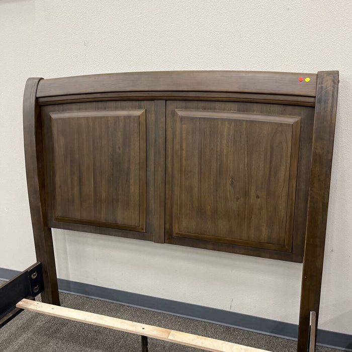 "Hemingway" Queen Bed