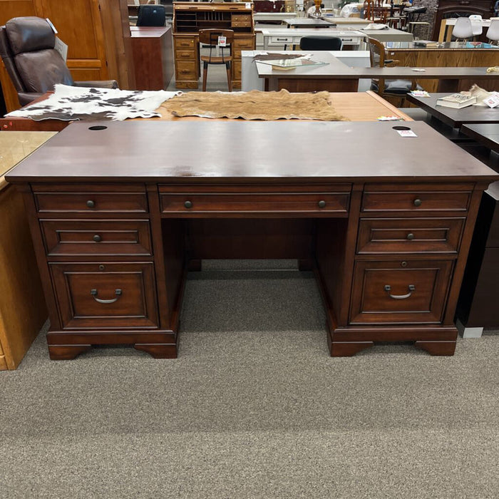 "Richmond" Executive Desk