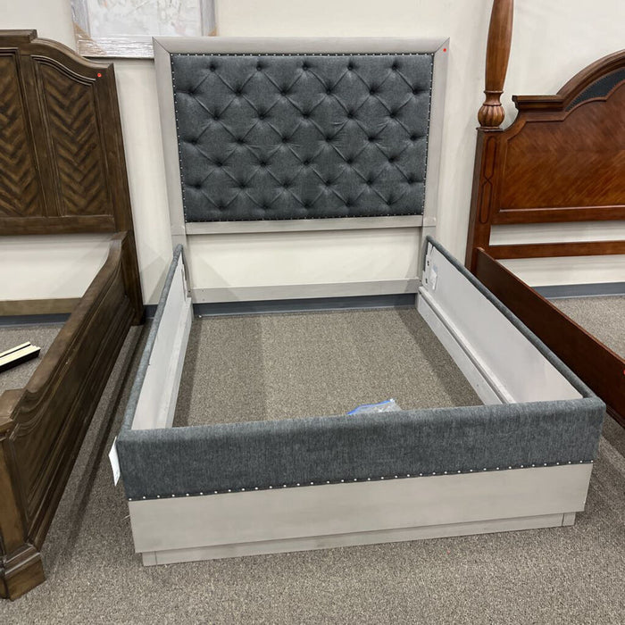 "Lilliana" Queen Bed