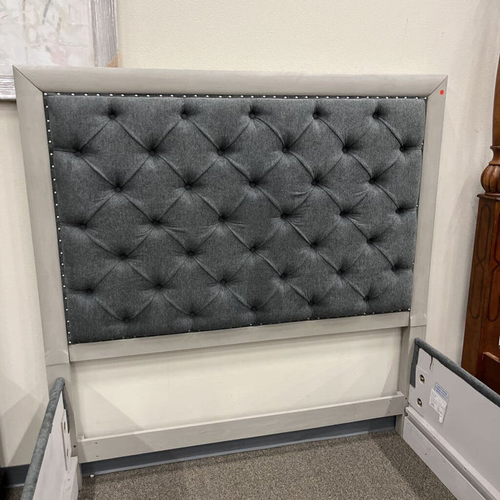 "Lilliana" Queen Bed