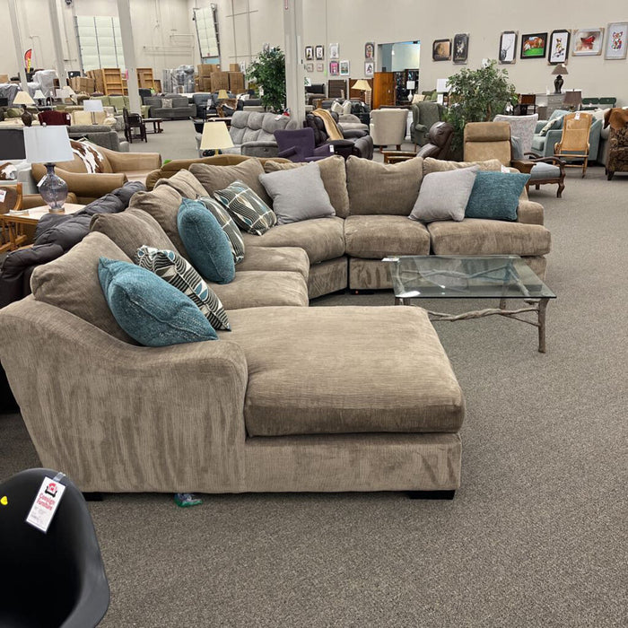 "Monarch" Wheat 4pc. Sectional