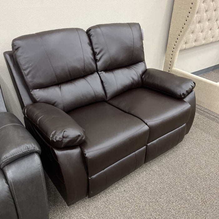 HOB 9368Brw-2 Rec. Loveseat