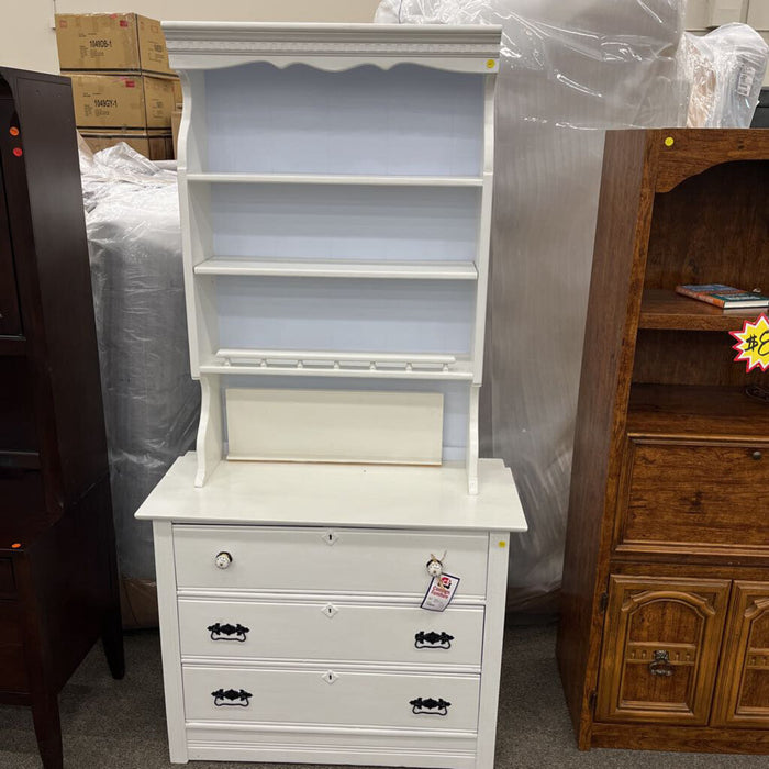 3 Dwr Chest w/ Hutch