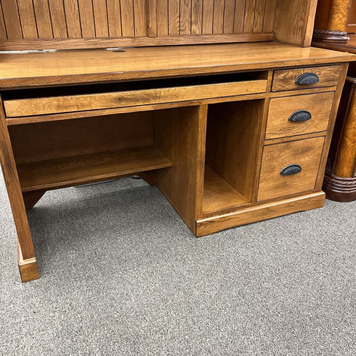 Desk W/ Hutch