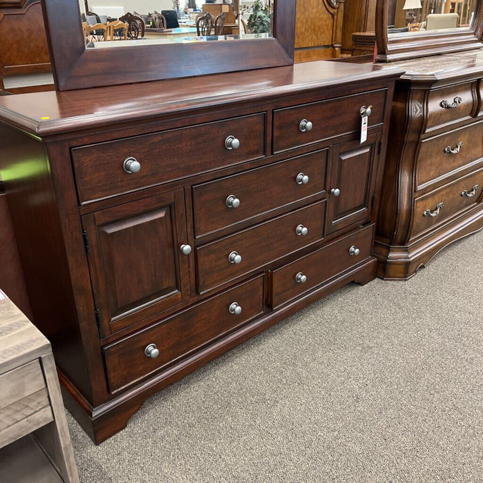 Lg. Dresser w/ Mirror