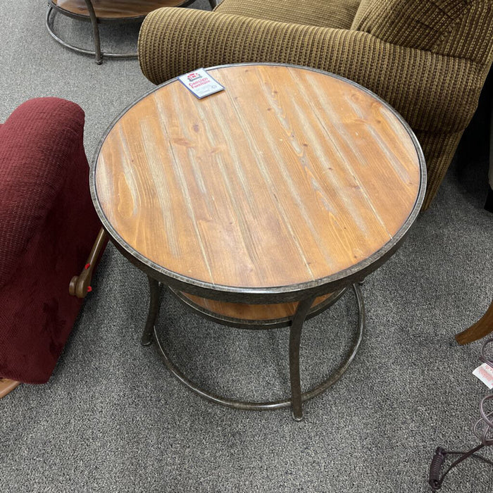 "Nartine" End Table