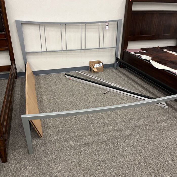 Gray Metal E.King Bed