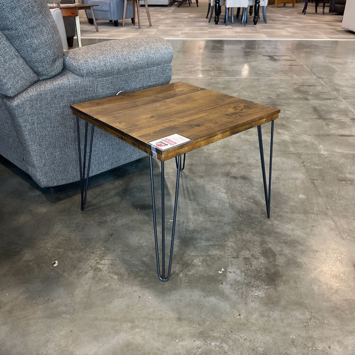 H 3660M End Table