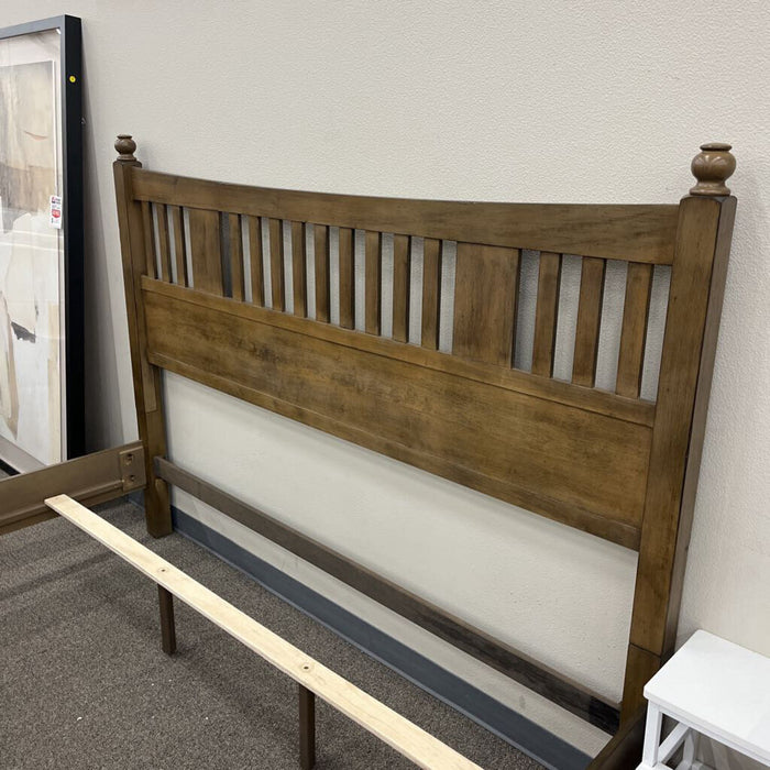 H 1584 King Bed