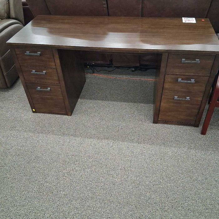 "Tango" Executive Desk