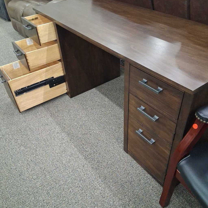 "Tango" Executive Desk