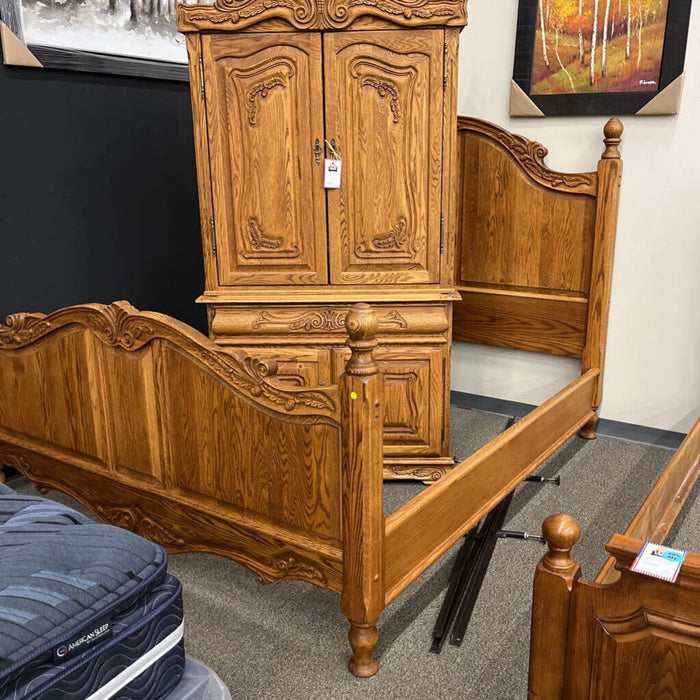 Carved Oak E.King Bed