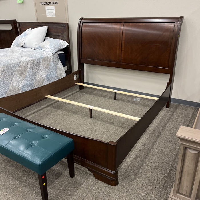 Dark Wood E.King Bed