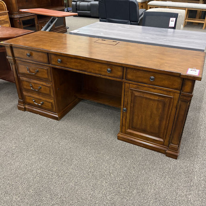 "Tynecastle" Desk