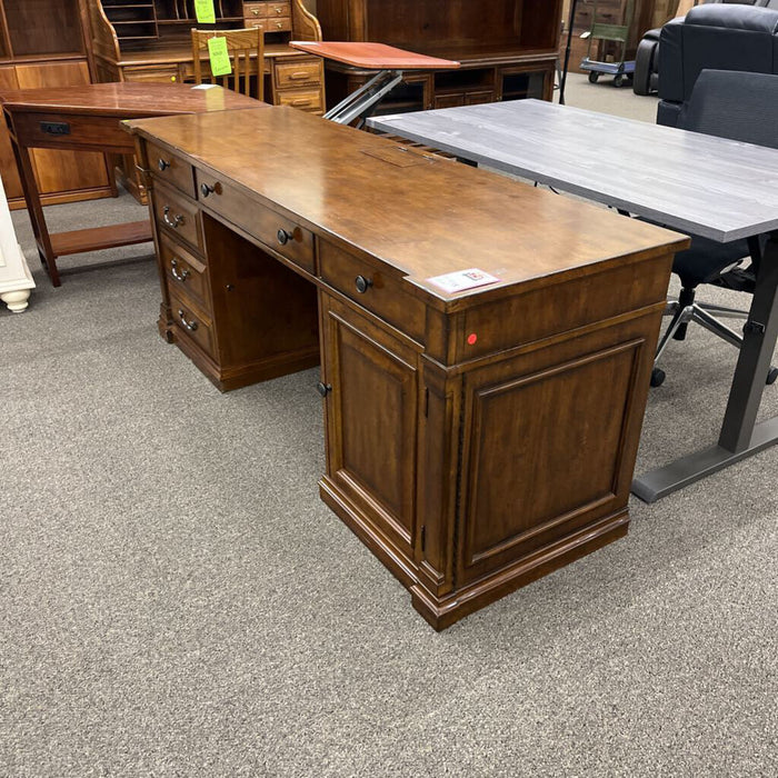 "Tynecastle" Desk