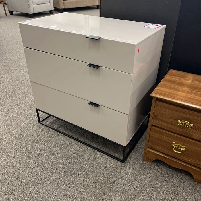 Lt. Gray 3 Drawer Chest
