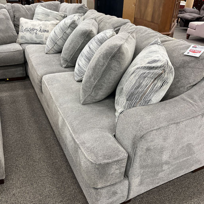 "Bayless" Gray 3pc. Sectional