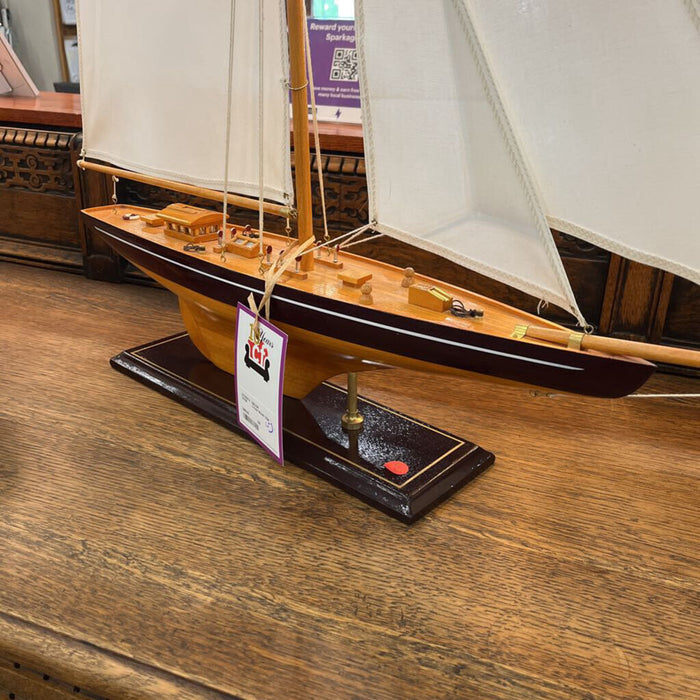 2-tone Model Ship