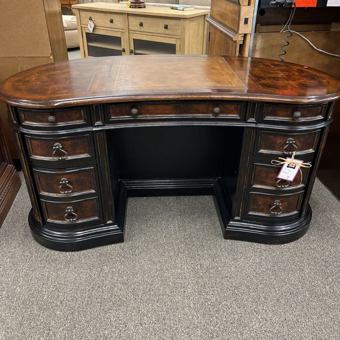 Kidney Bean Executive Desk