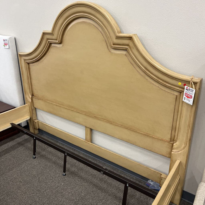Cream E.King Bed