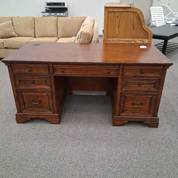 "Richmond" Executive Desk