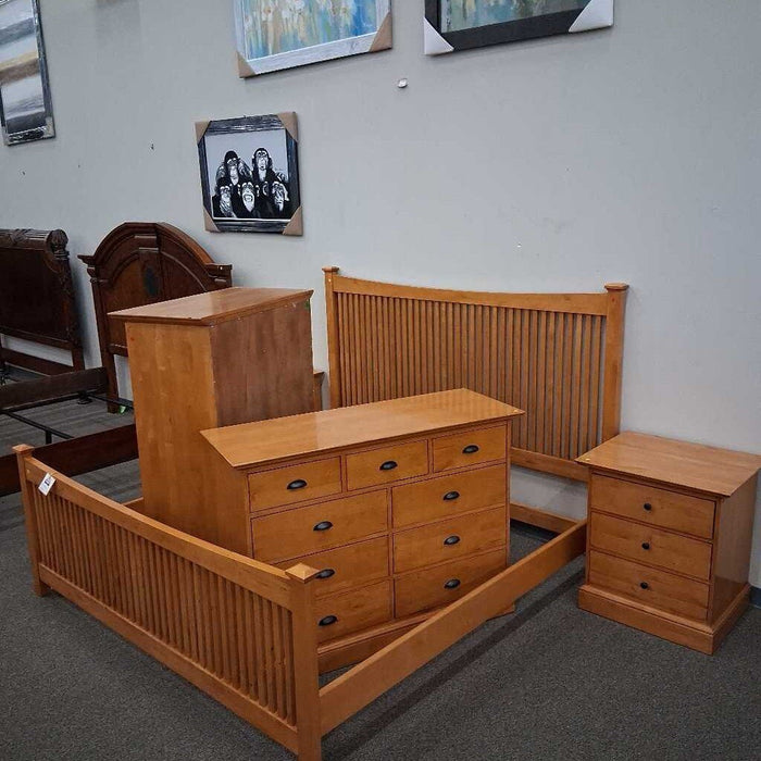 Honey 6pc. E.King Bedroom Set