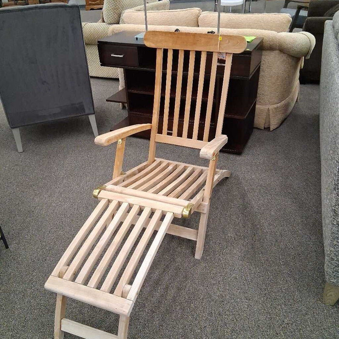 Light Wood Patio Lounger
