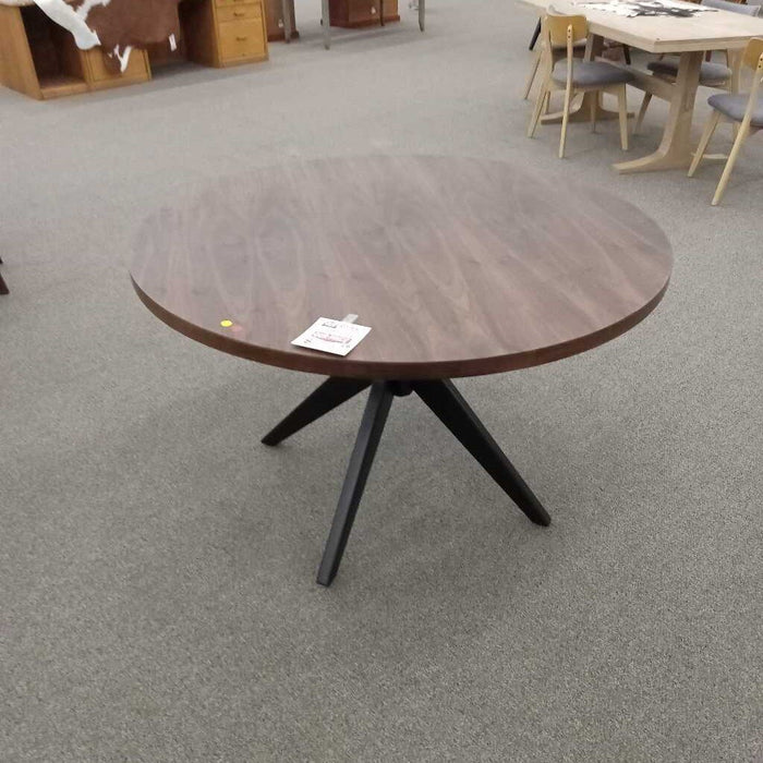 "Hazelton" Round Dining Table
